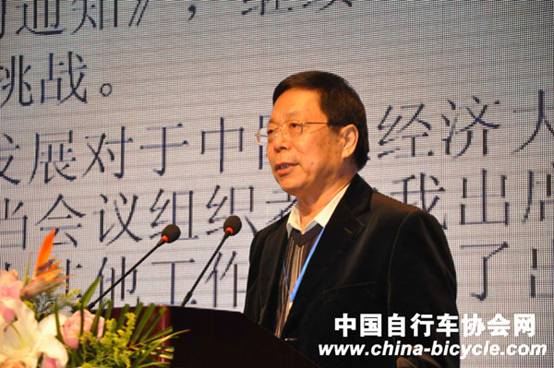 刘迎秋-2.jpg