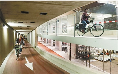 容纳12000辆自行车 荷兰建成世界上最大的自行车库